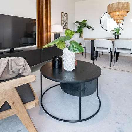 Lme9.f1- Penthouse Amazing Views Families Only