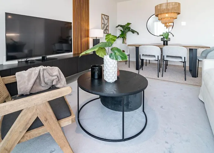 Lme9.f1- Penthouse Amazing Views Families Only