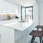 Lme9.f1- Penthouse Amazing Views Families Only *
