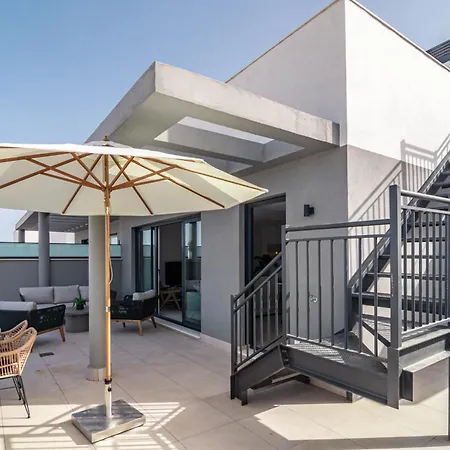 Lme9f1- Penthouse Amazing Views, Families Only