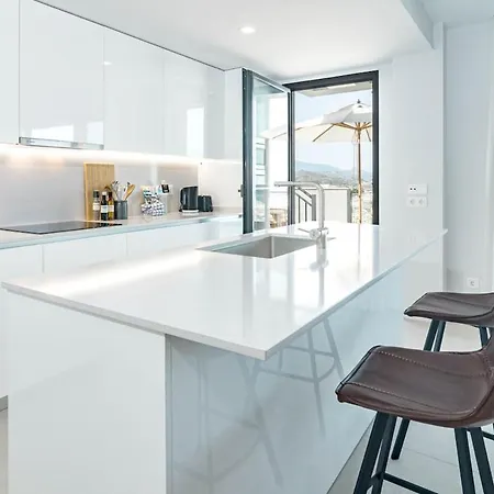Lme9.f1- Penthouse Amazing Views Families Only *