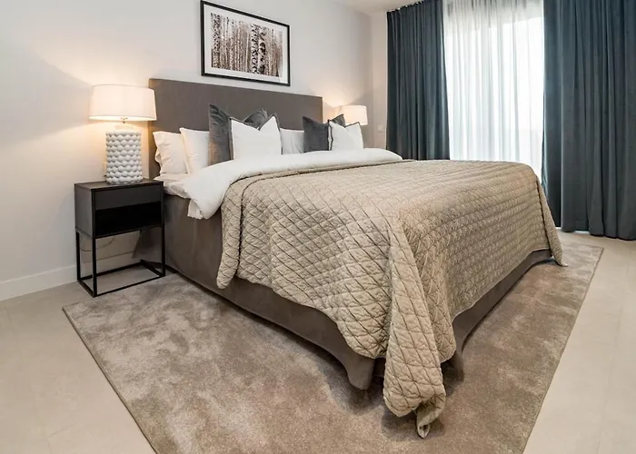 Lme9.f1- Penthouse Amazing Views Families Only